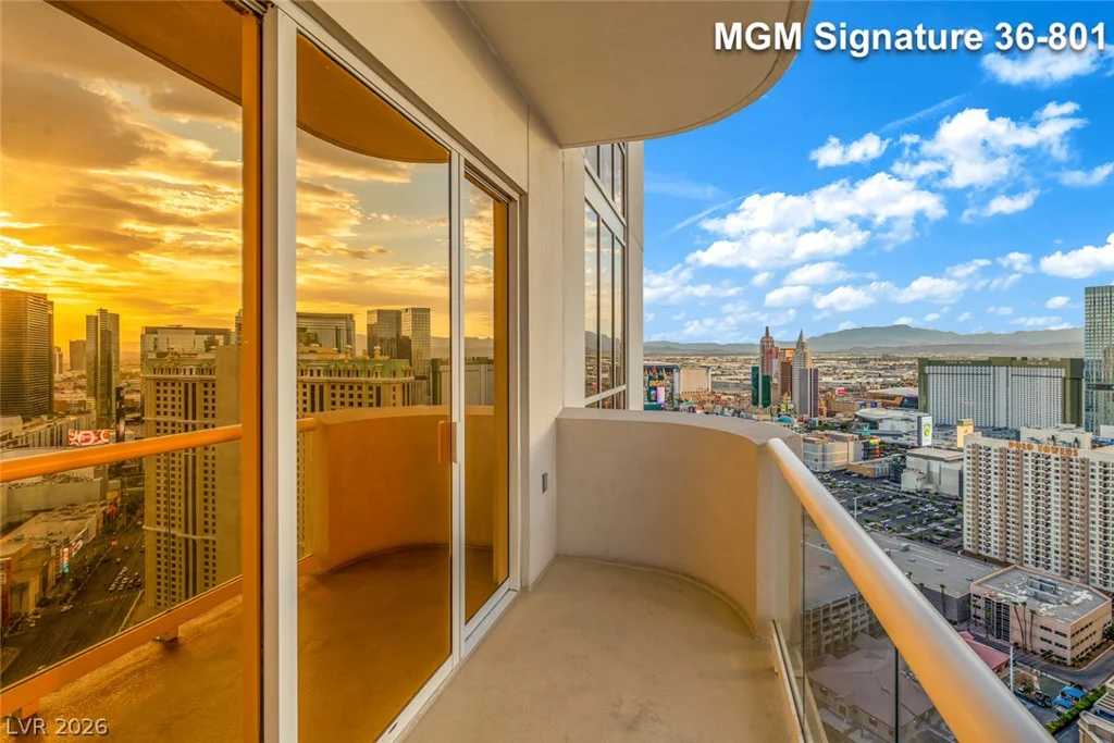 125 Harmon, Las Vegas, NV 89109