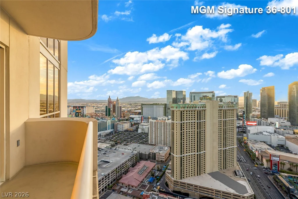 125 Harmon, Las Vegas, NV 89109