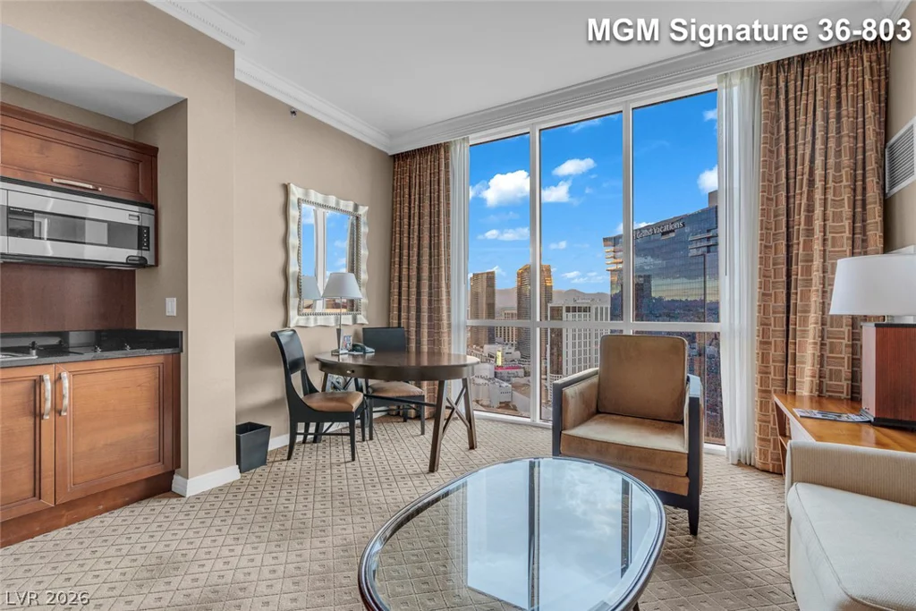 125 Harmon, Las Vegas, NV 89109