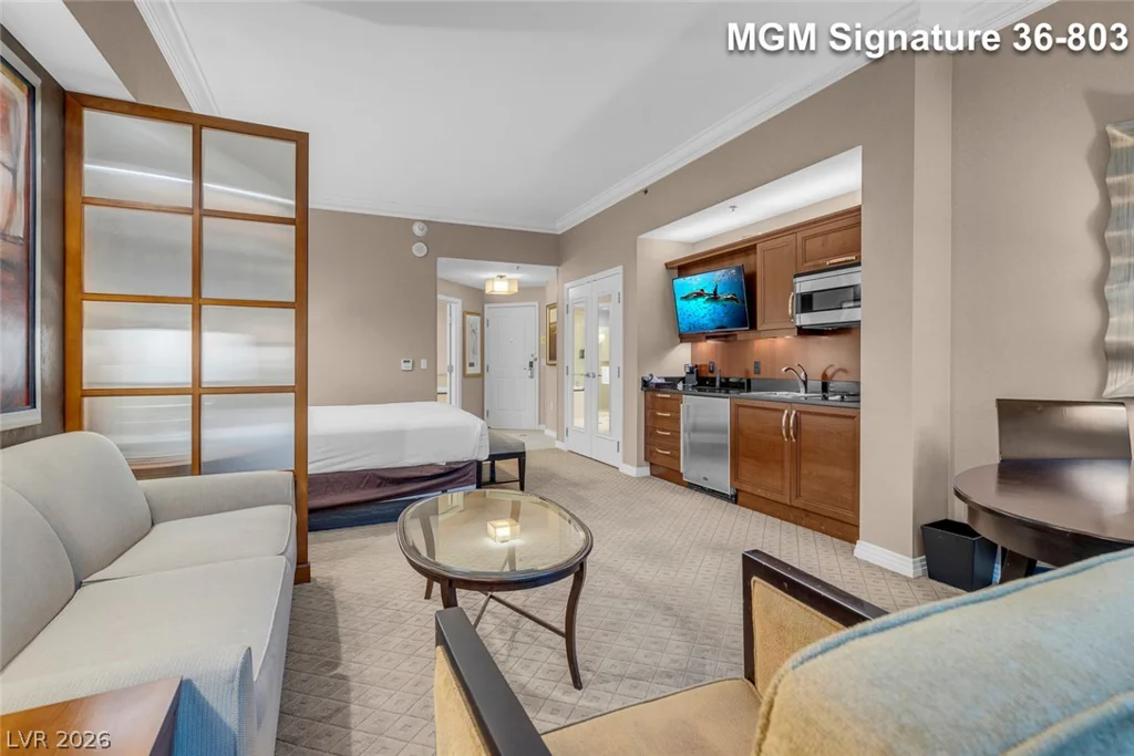 125 Harmon, Las Vegas, NV 89109