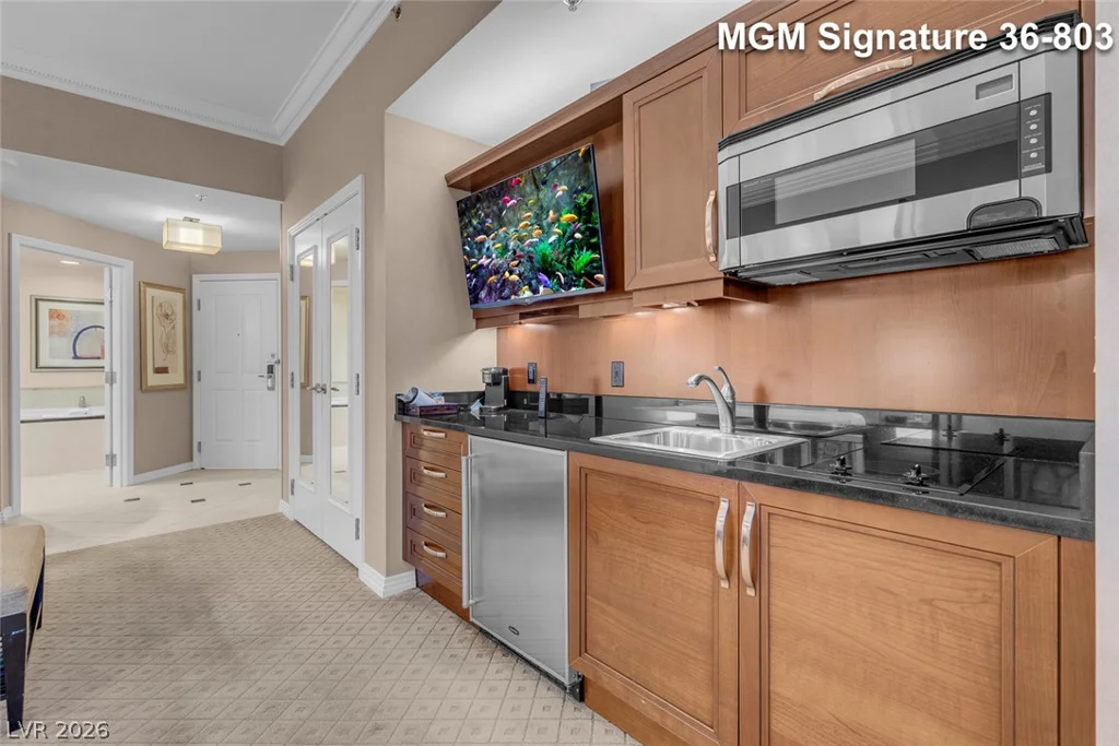 125 Harmon, Las Vegas, NV 89109