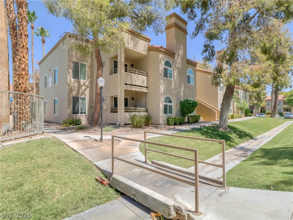 3145 Flamingo, Las Vegas, NV 89121