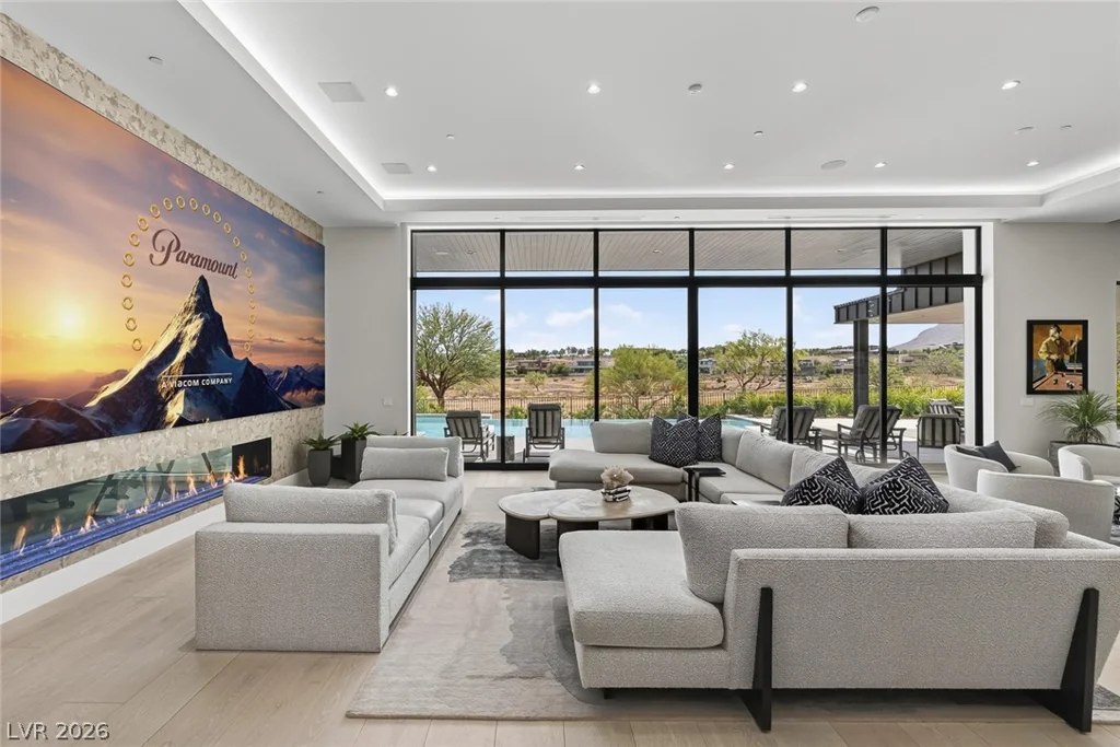 43 Crested Cloud, Las Vegas, NV 89135