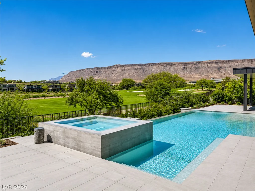 43 Crested Cloud, Las Vegas, NV 89135