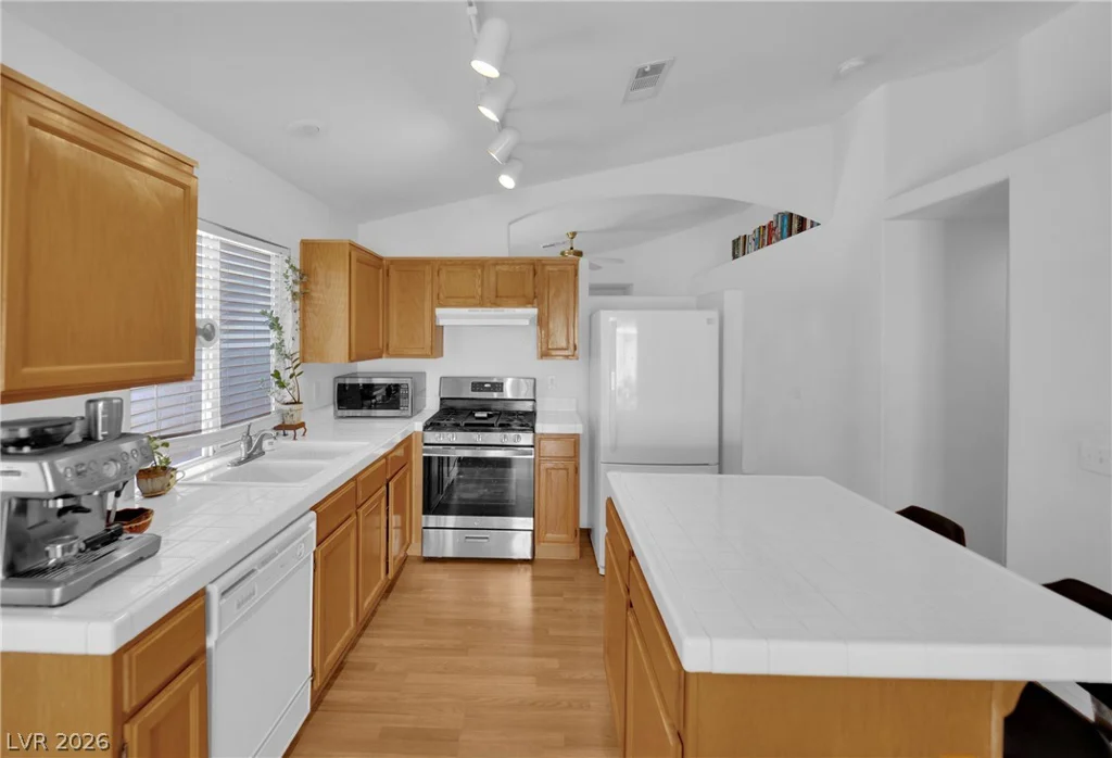 2311 Red Crossbill, Las Vegas, NV 89142