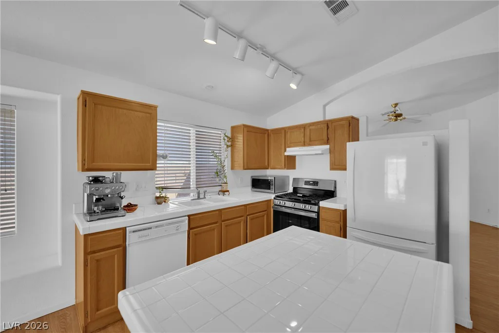 2311 Red Crossbill, Las Vegas, NV 89142