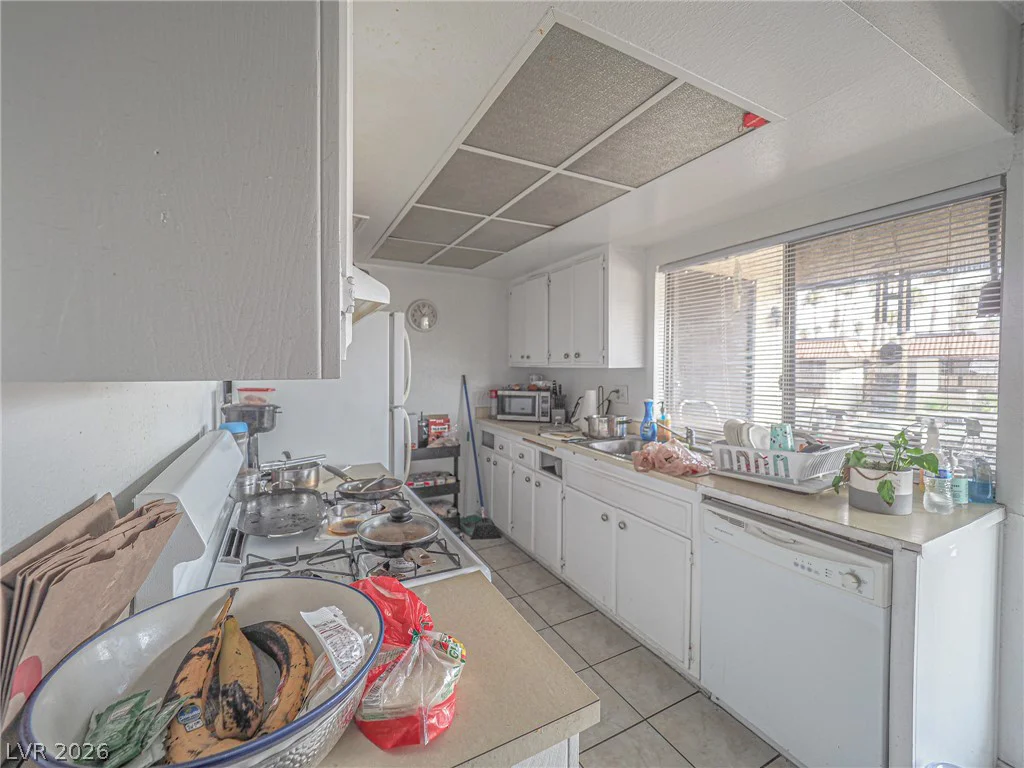 1370 Vegas Valley, Las Vegas, NV 89169