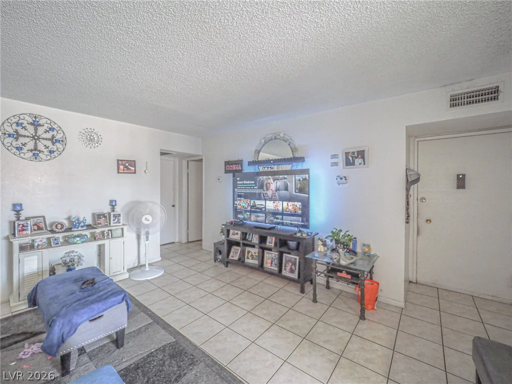 1370 Vegas Valley, Las Vegas, NV 89169