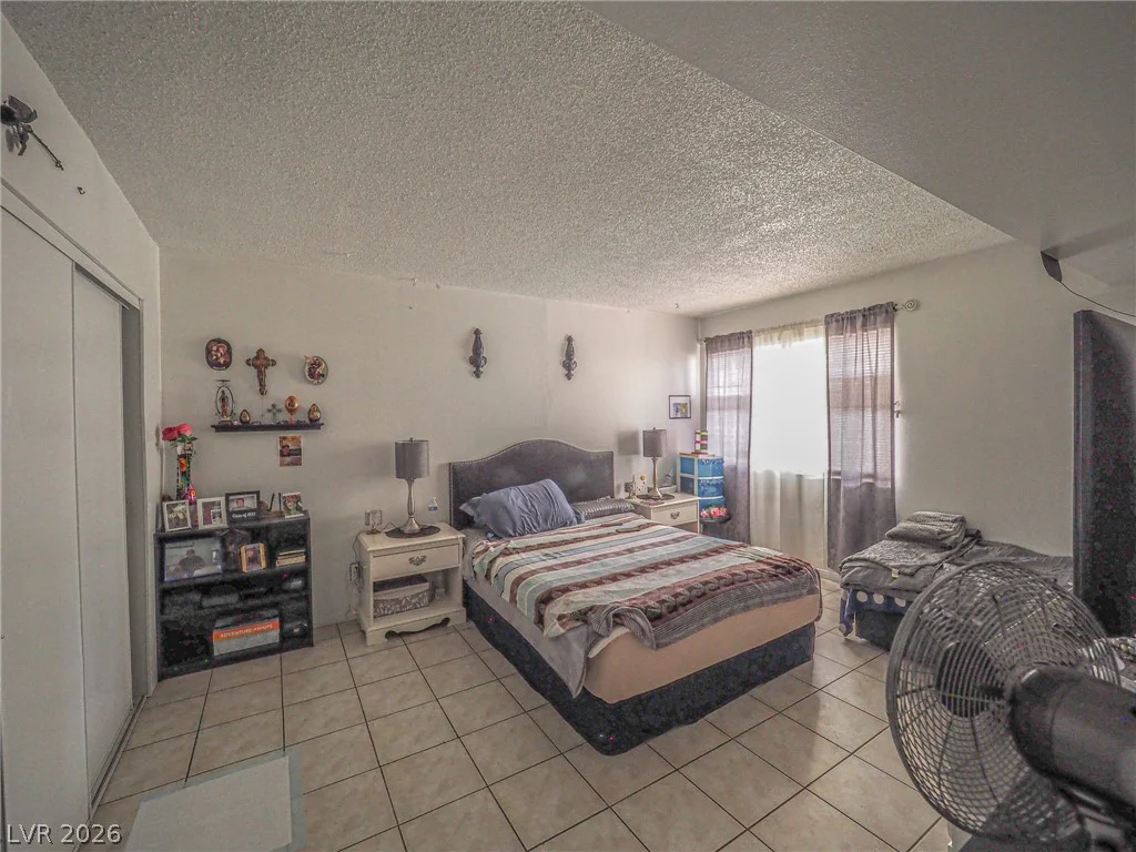 1370 Vegas Valley, Las Vegas, NV 89169