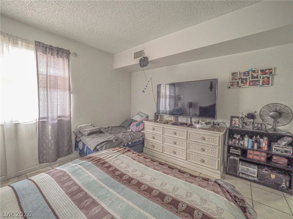 1370 Vegas Valley, Las Vegas, NV 89169