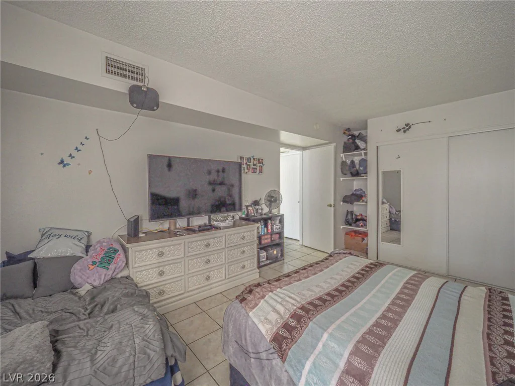 1370 Vegas Valley, Las Vegas, NV 89169