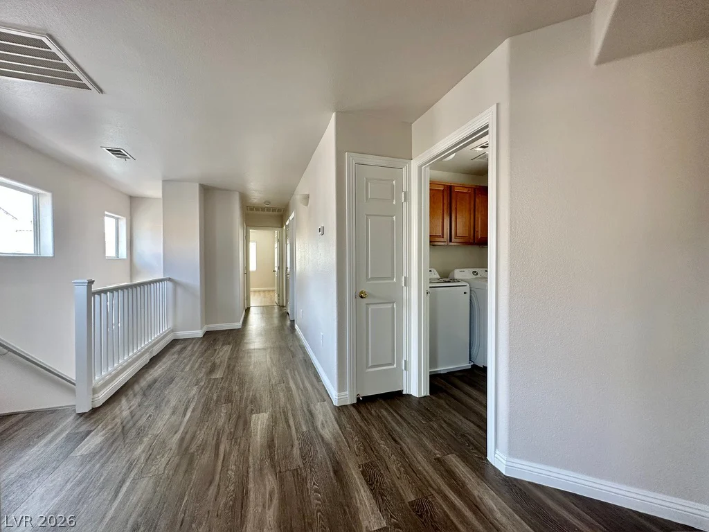 8912 Snowtrack, Las Vegas, NV 89149