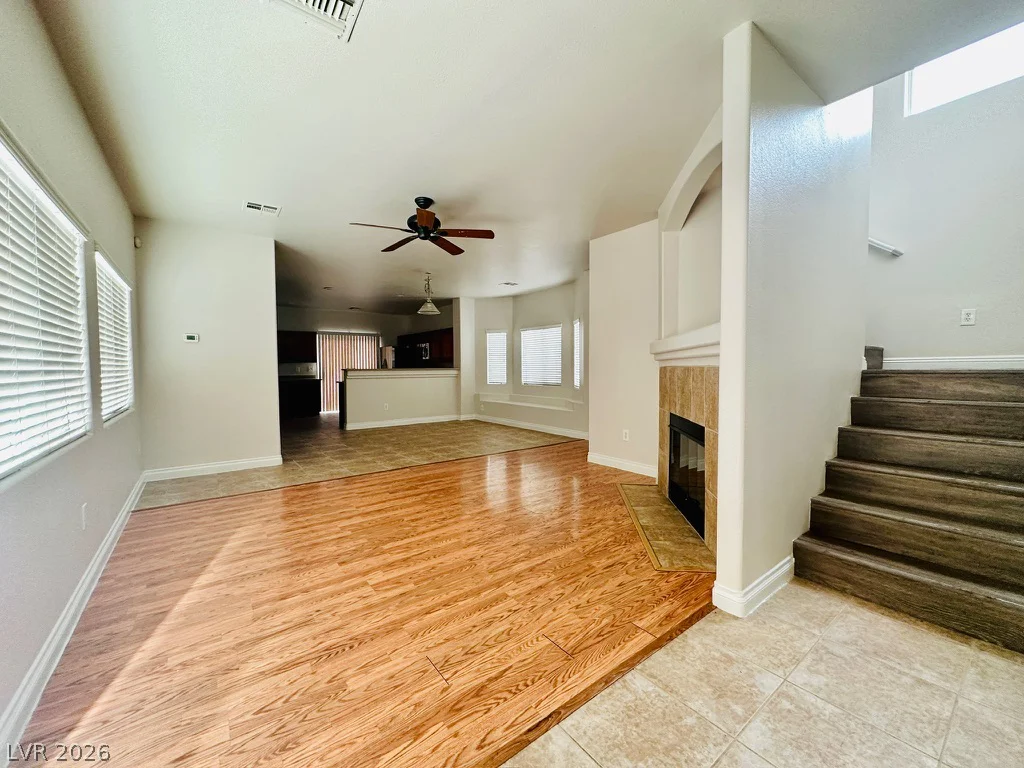 8912 Snowtrack, Las Vegas, NV 89149