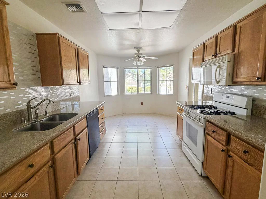 2541 Desert Glen, Las Vegas, NV 89134