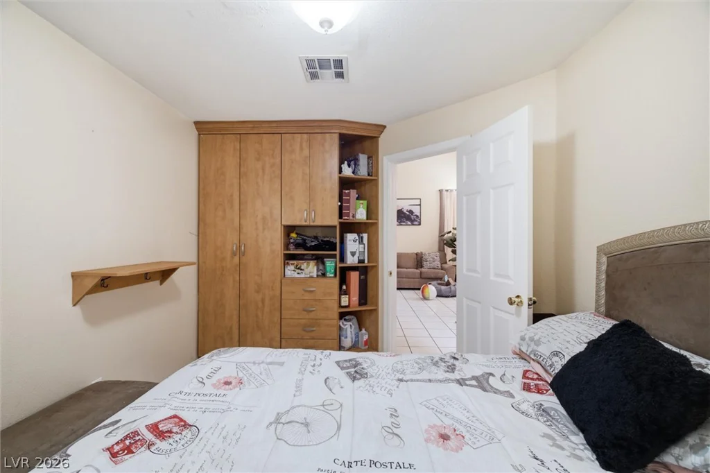 5529 Heisman, Las Vegas, NV 89110