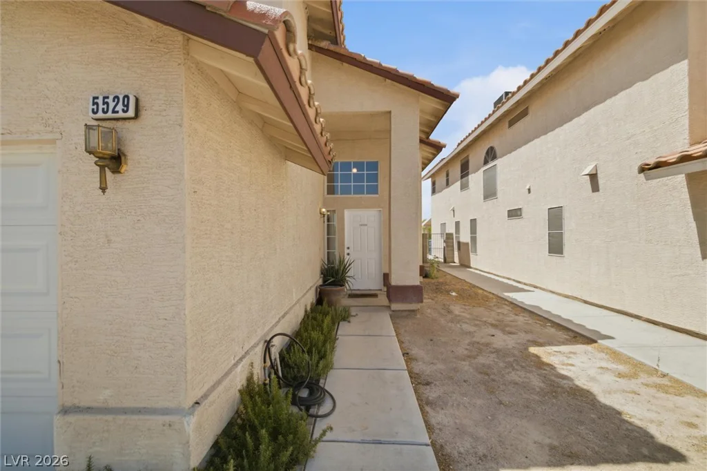 5529 Heisman, Las Vegas, NV 89110