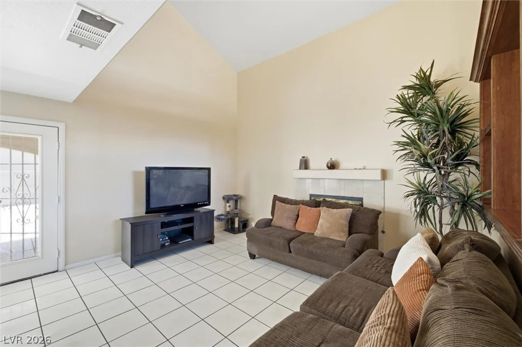 5529 Heisman, Las Vegas, NV 89110