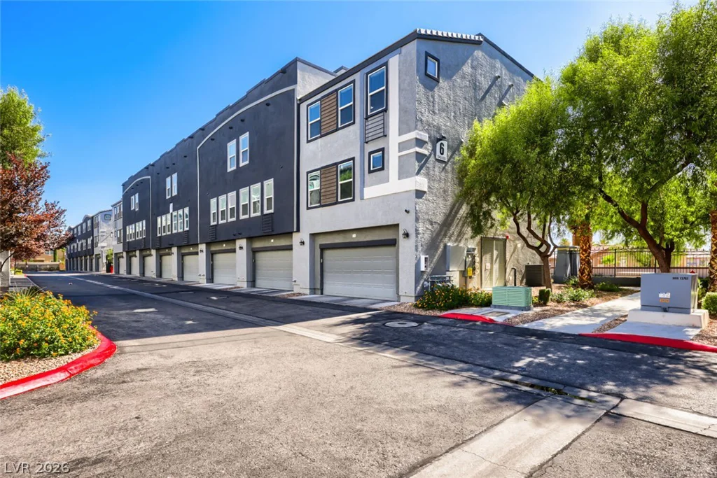 9050 Tropicana, Las Vegas, NV 89147