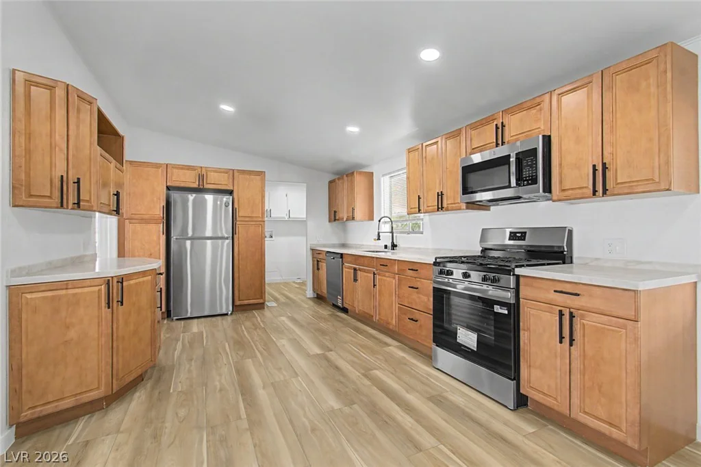 3434 Gulf Shores, Las Vegas, NV 89122
