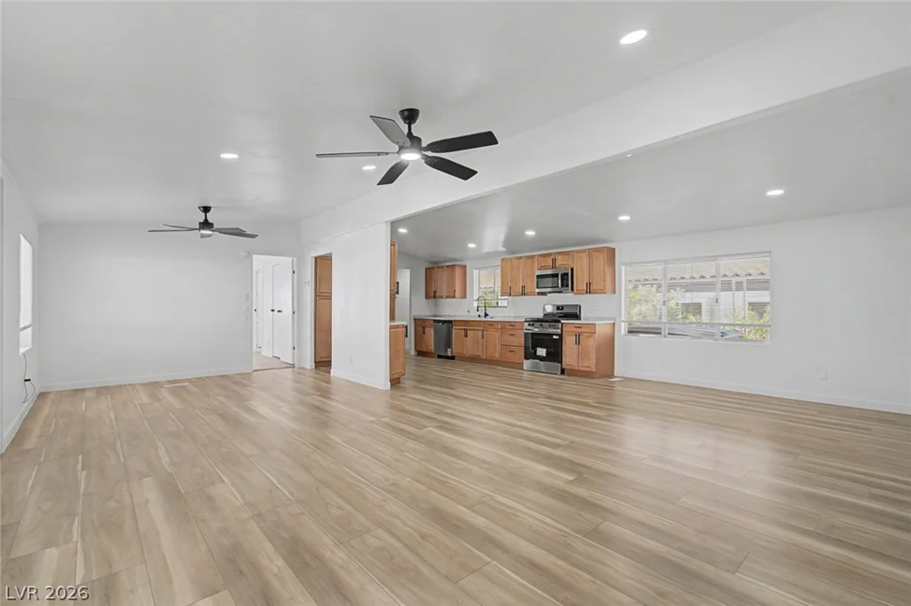 3434 Gulf Shores, Las Vegas, NV 89122