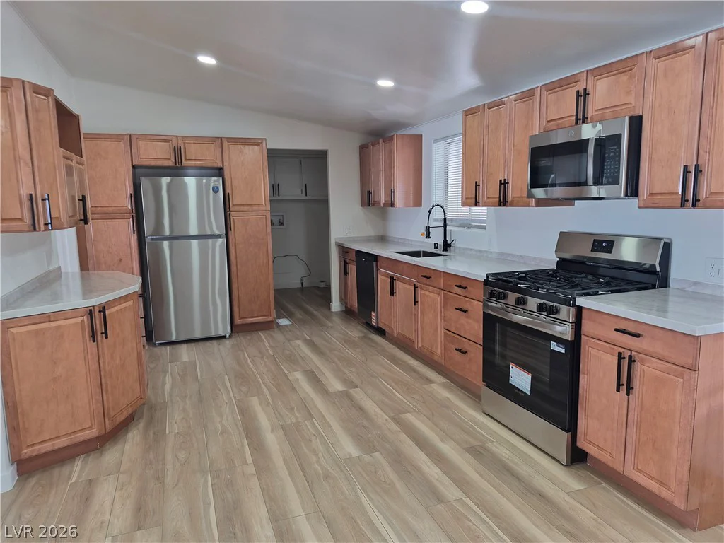 3434 Gulf Shores, Las Vegas, NV 89122