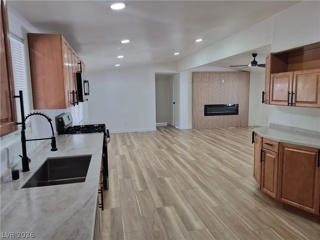 3434 Gulf Shores, Las Vegas, NV 89122