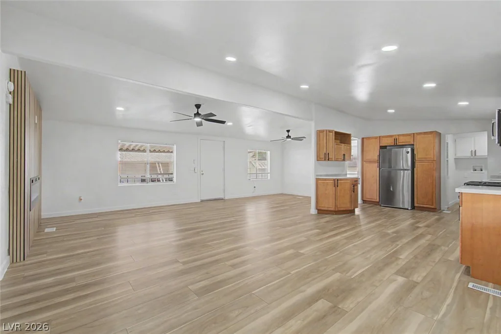 3434 Gulf Shores, Las Vegas, NV 89122