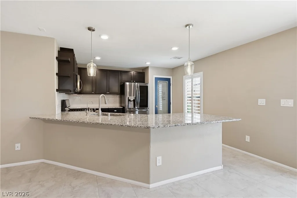 7910 Brookside Falls, Las Vegas, NV 89166
