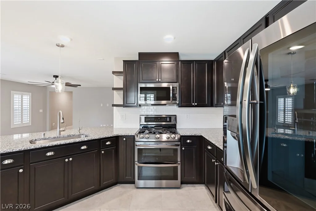 7910 Brookside Falls, Las Vegas, NV 89166
