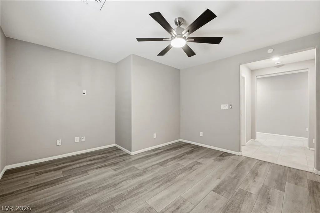 7910 Brookside Falls, Las Vegas, NV 89166