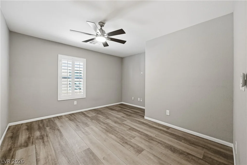 7910 Brookside Falls, Las Vegas, NV 89166