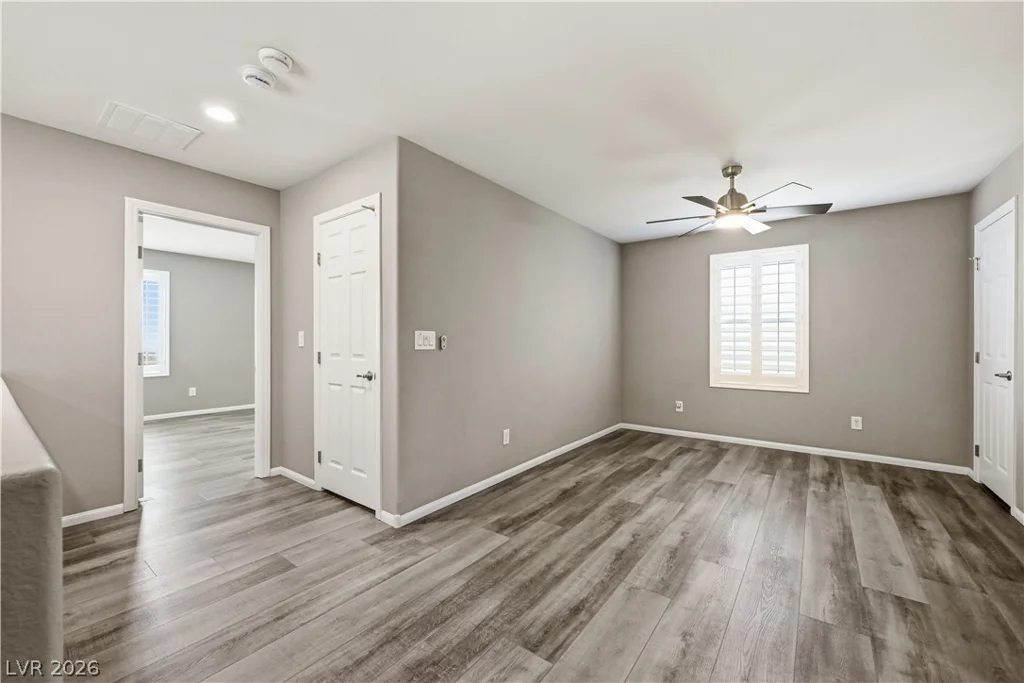 7910 Brookside Falls, Las Vegas, NV 89166