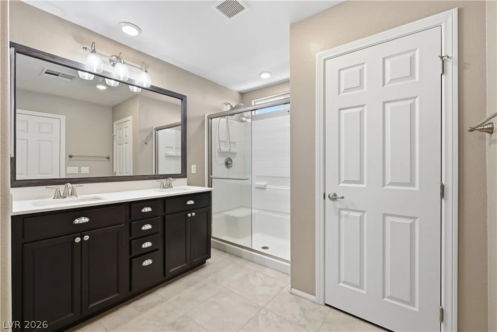 7910 Brookside Falls, Las Vegas, NV 89166