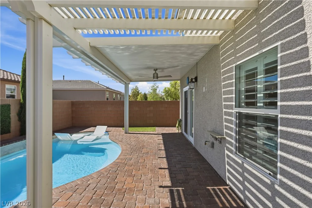 7910 Brookside Falls, Las Vegas, NV 89166