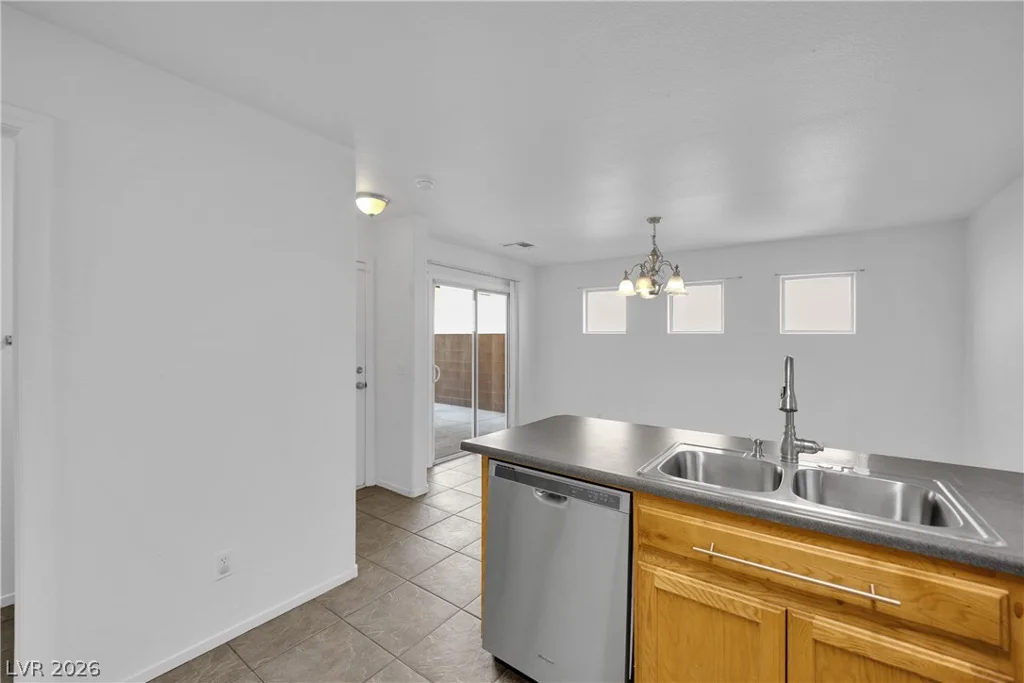6889 Graceful Cloud, Henderson, NV 89011