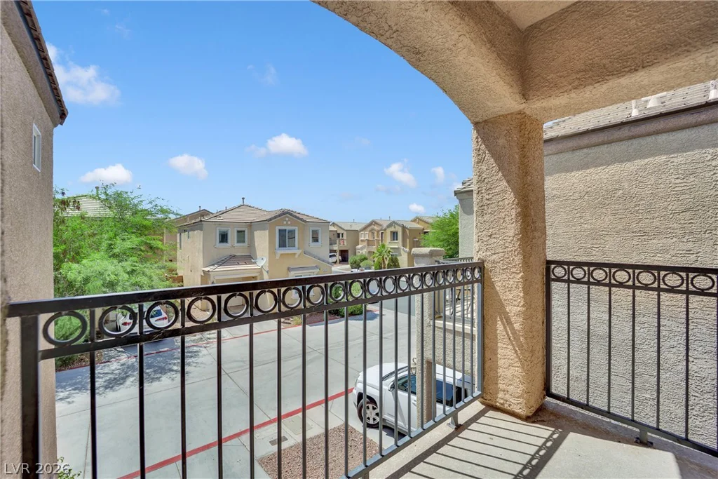 6889 Graceful Cloud, Henderson, NV 89011
