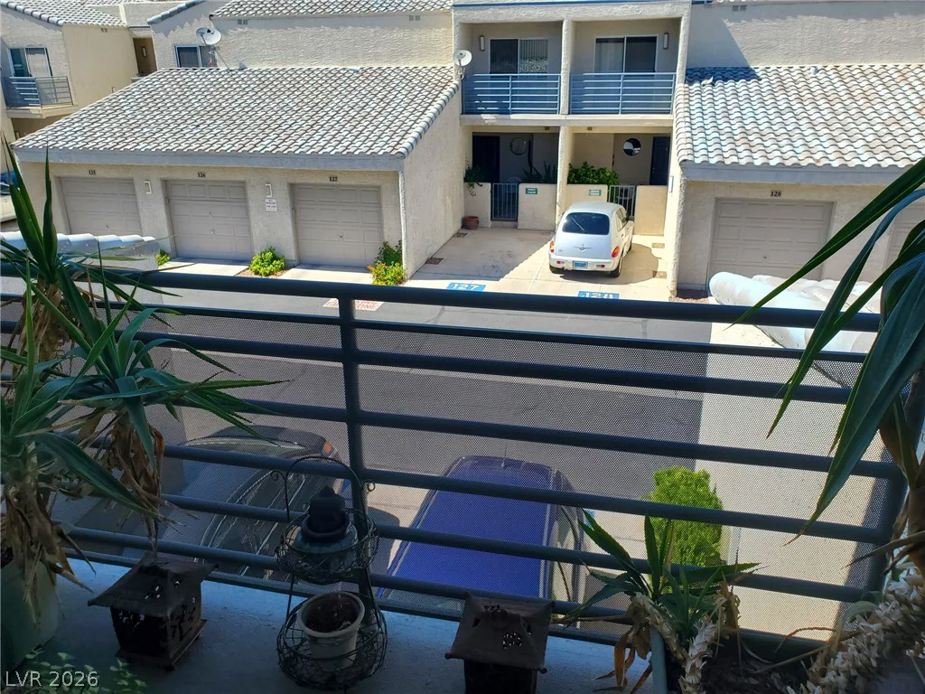 6250 Flamingo, Las Vegas, NV 89103