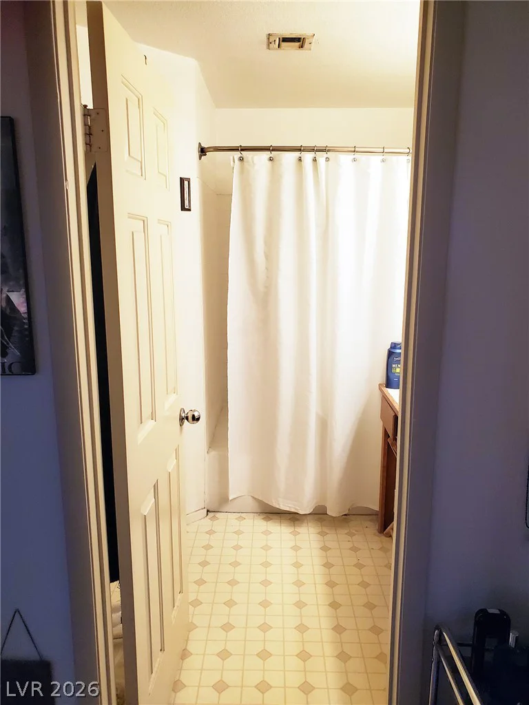 6250 Flamingo, Las Vegas, NV 89103