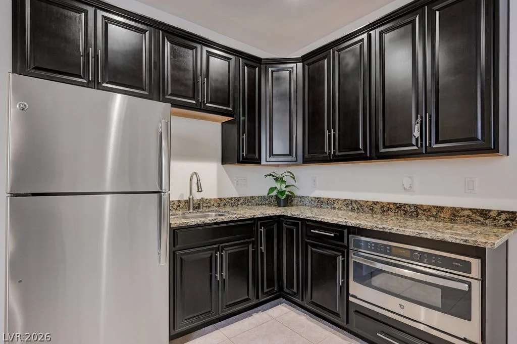 6221 Canterbury Field, Las Vegas, NV 89113