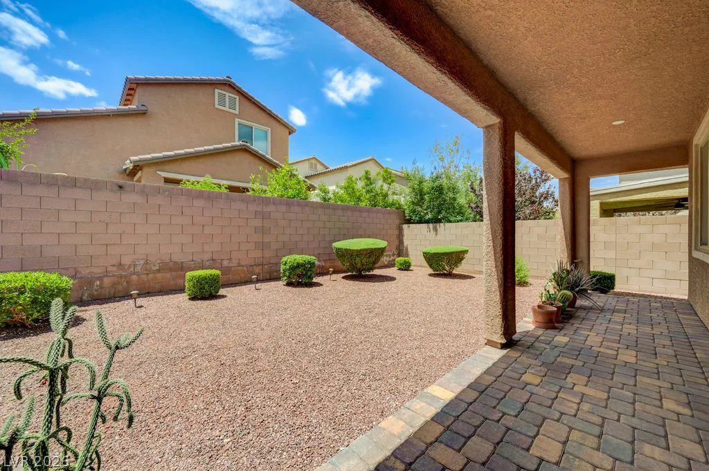 6221 Canterbury Field, Las Vegas, NV 89113