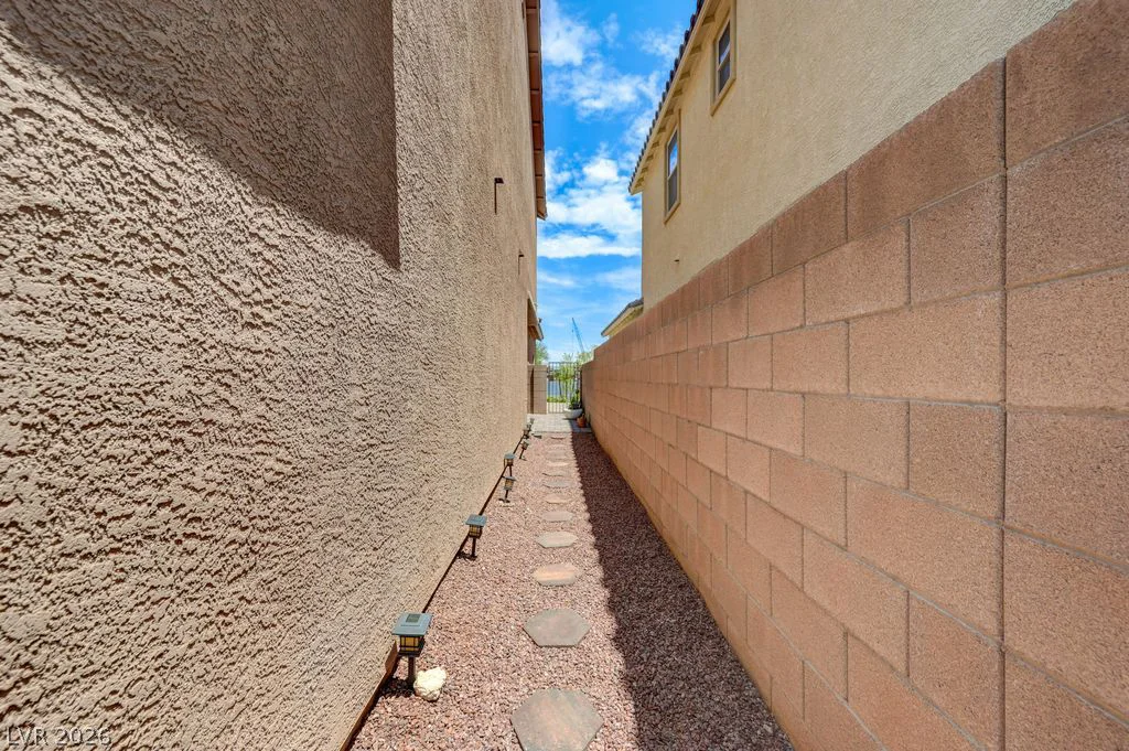 6221 Canterbury Field, Las Vegas, NV 89113