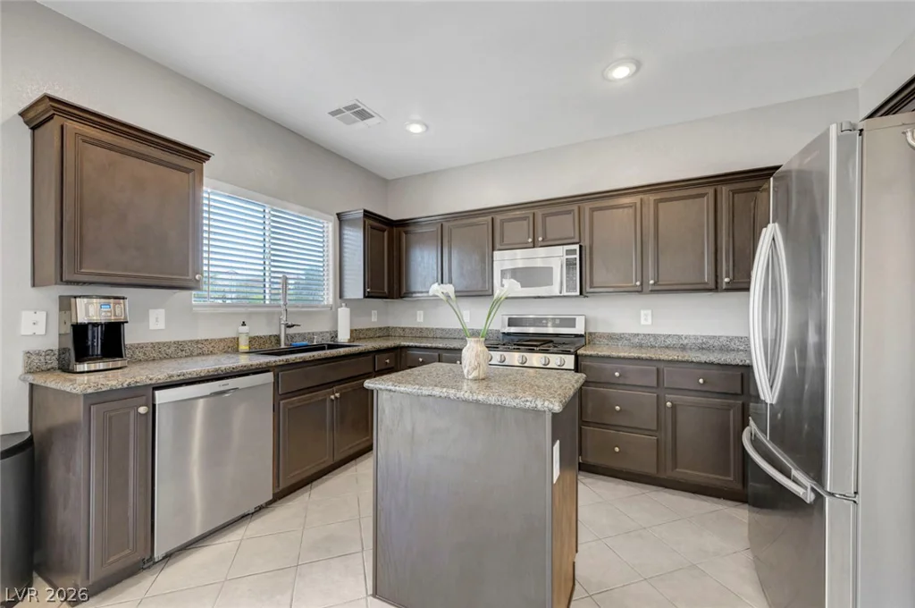 933 Shining Rose, Henderson, NV 89052