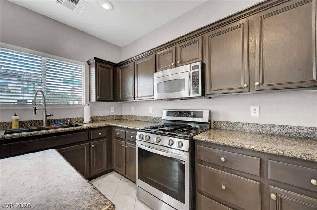 933 Shining Rose, Henderson, NV 89052