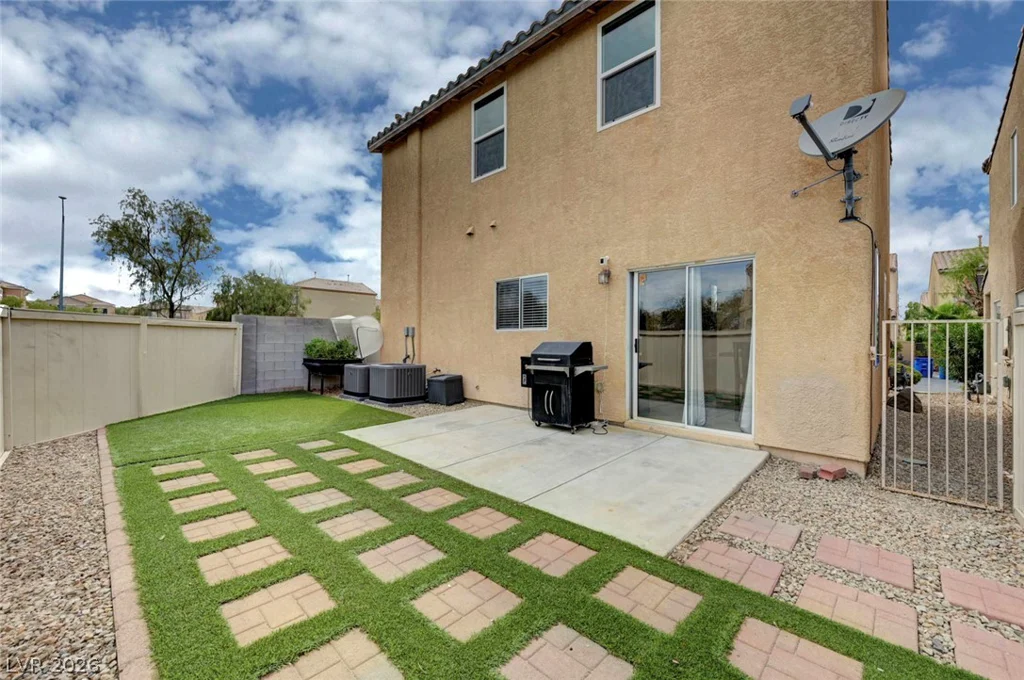 933 Shining Rose, Henderson, NV 89052