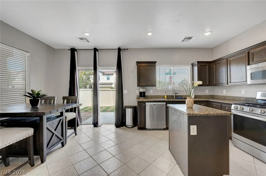 933 Shining Rose, Henderson, NV 89052