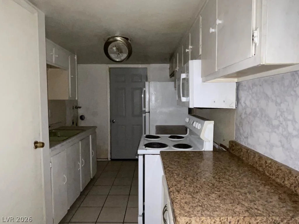 1351 Dorothy, Las Vegas, NV 89119
