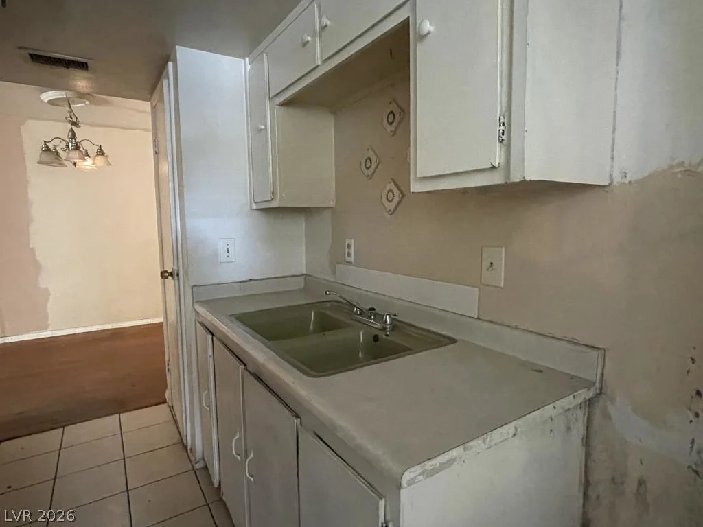 1351 Dorothy, Las Vegas, NV 89119
