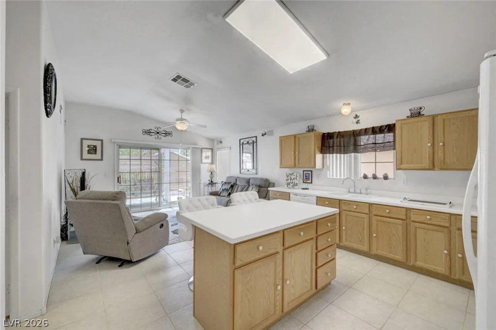 5456 Beach Pine, Las Vegas, NV 89130