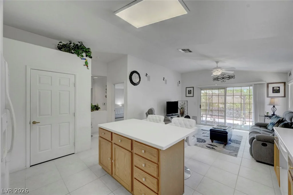 5456 Beach Pine, Las Vegas, NV 89130