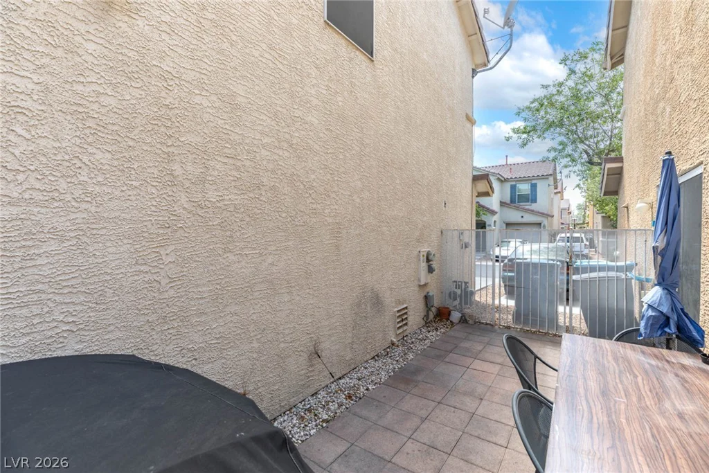 10260 Martinsburg, Las Vegas, NV 89183